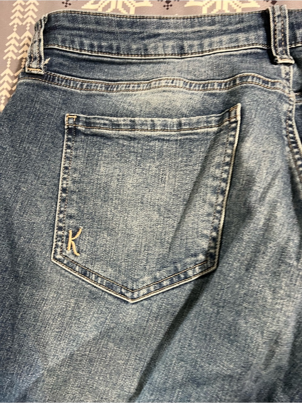 Kut from the Kloth Blue Straight-Leg Jeans with Turtle Patch - Picture 9 of 9